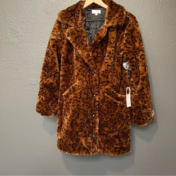 Revolve, Privacy Please Addison Coat in Leopard - Picture 2 of 12